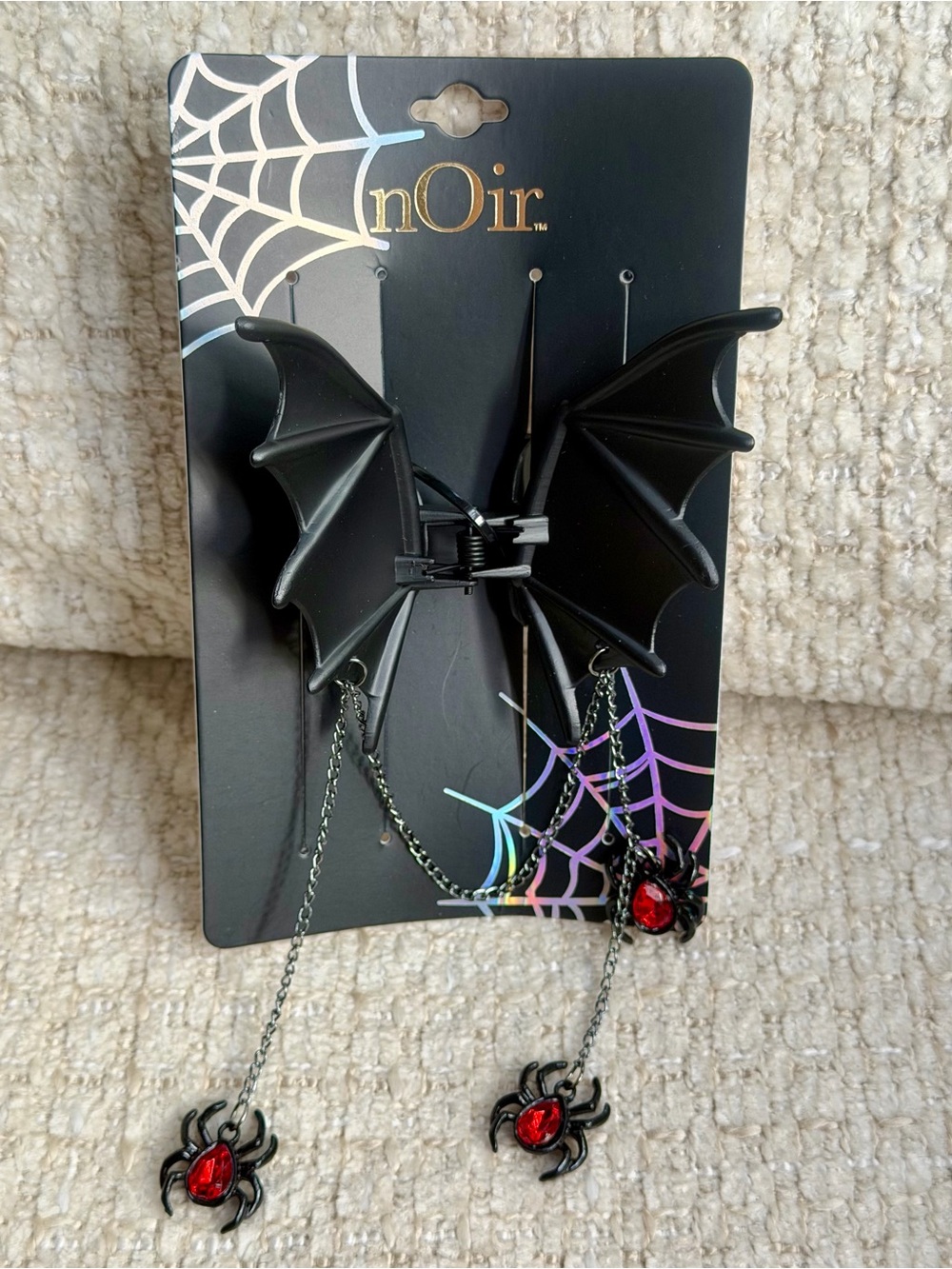 nOir Black Bat Wing Claw Clip Spider Charms Tassel Chain Halloween Hair Goth NWT